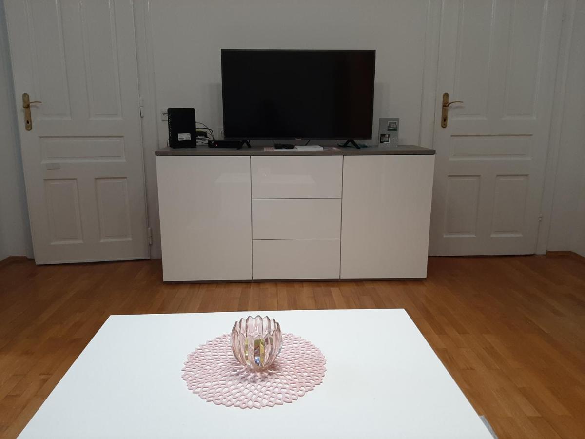 Apartman Kod Kestena أوسييك المظهر الخارجي الصورة